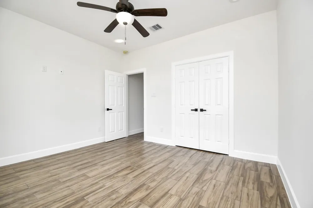 643 Lone Star Trail Angleton, TX 77515