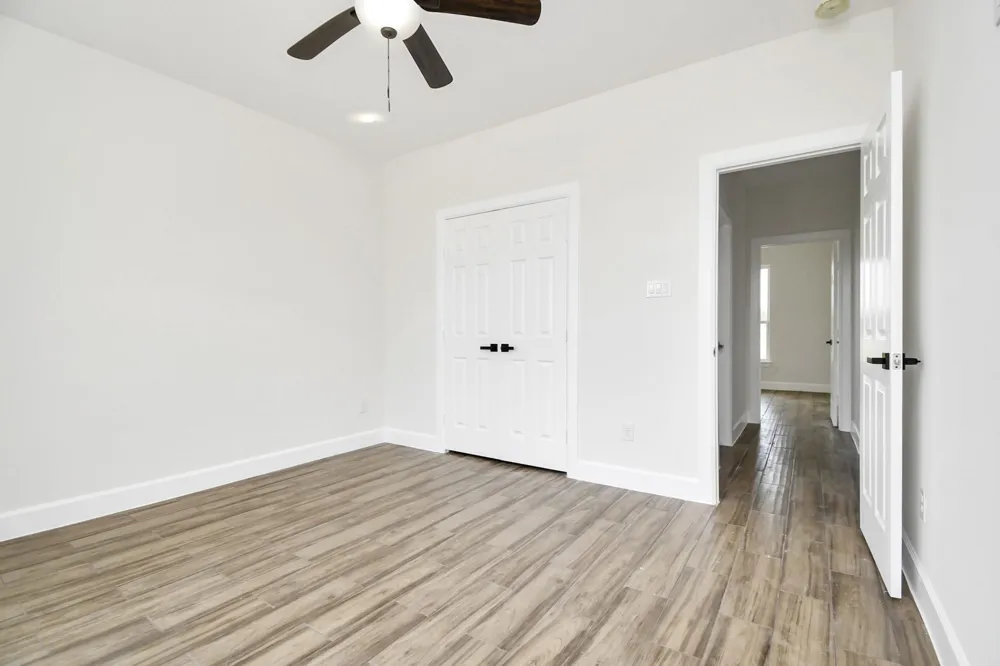 643 Lone Star Trail Angleton, TX 77515