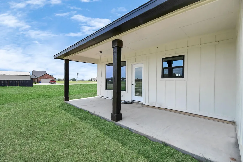 643 Lone Star Trail Angleton, TX 77515