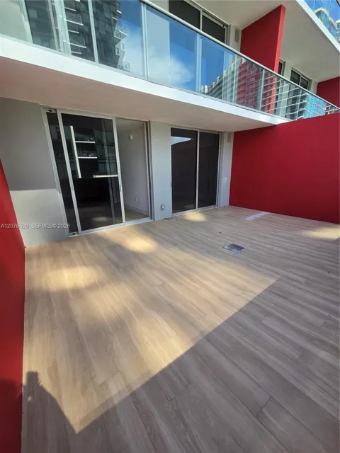 90 NE 32nd St #605