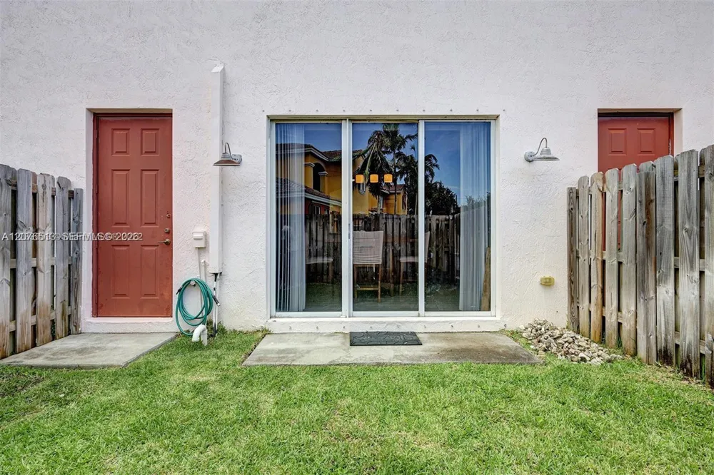 2311 NE 42nd Cir Homestead, FL 33033
