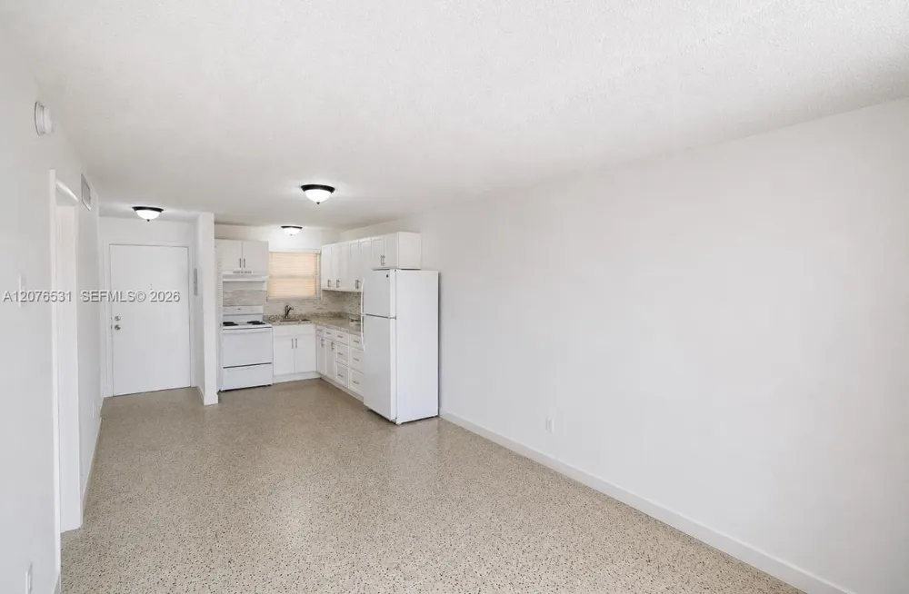3501 W 11th Ave #213 Hialeah, FL 33012