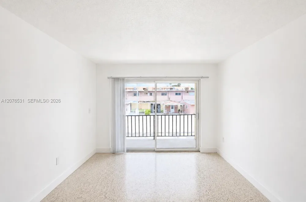 3501 W 11th Ave #213 Hialeah, FL 33012