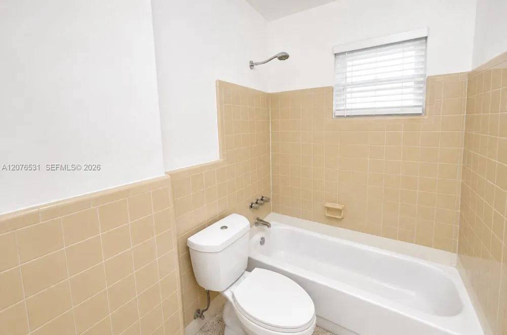 3501 W 11th Ave #213 Hialeah, FL 33012
