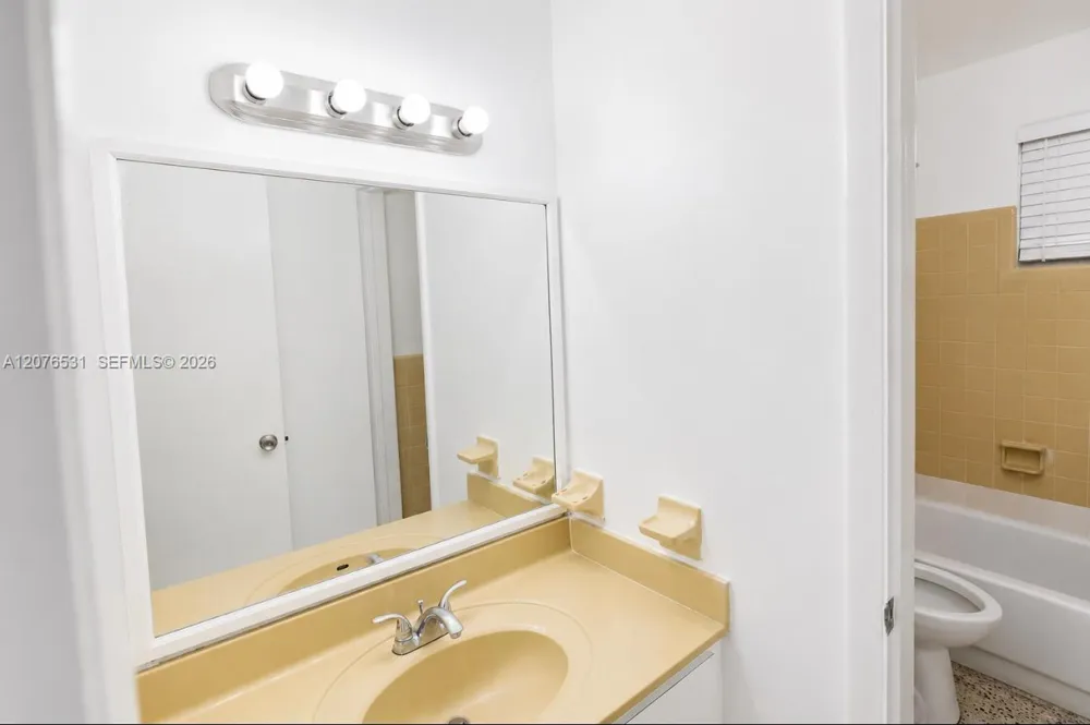 3501 W 11th Ave #213 Hialeah, FL 33012