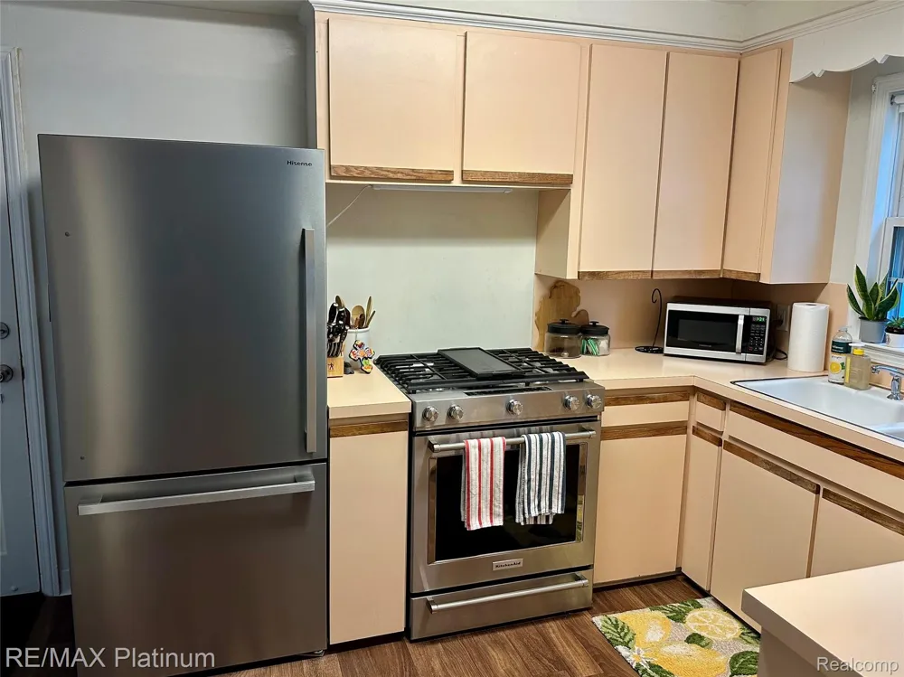 305 S Tompkins Street Howell City, MI 48843