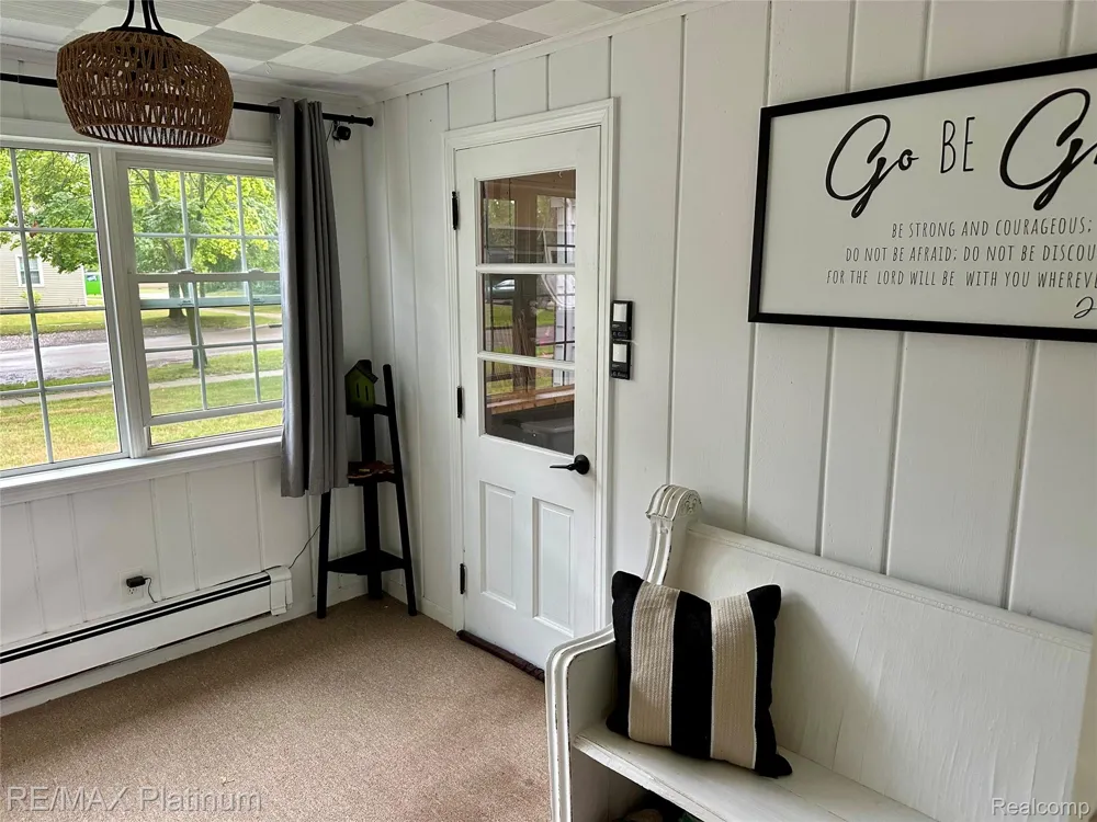 305 S Tompkins Street Howell City, MI 48843