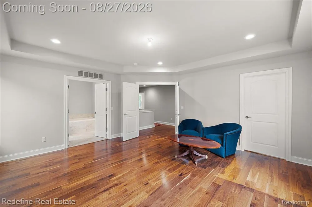 149 Woodward Avenue Rochester City, MI 48307