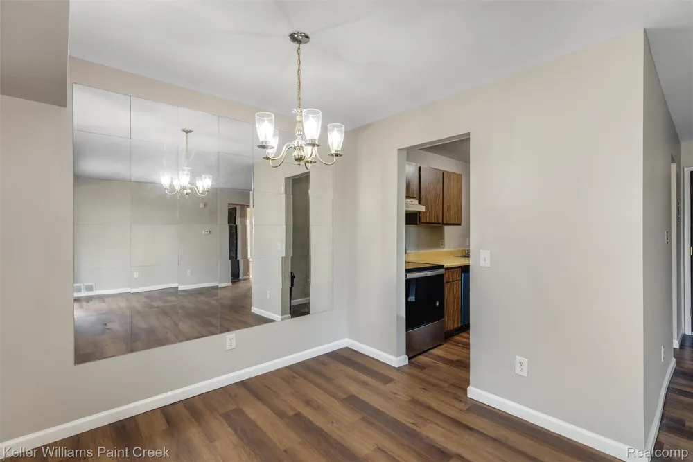32005 W 12 Mile Road #205 Farmington Hills City, MI 48334