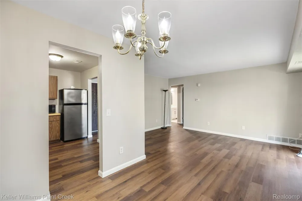 32005 W 12 Mile Road #205 Farmington Hills City, MI 48334