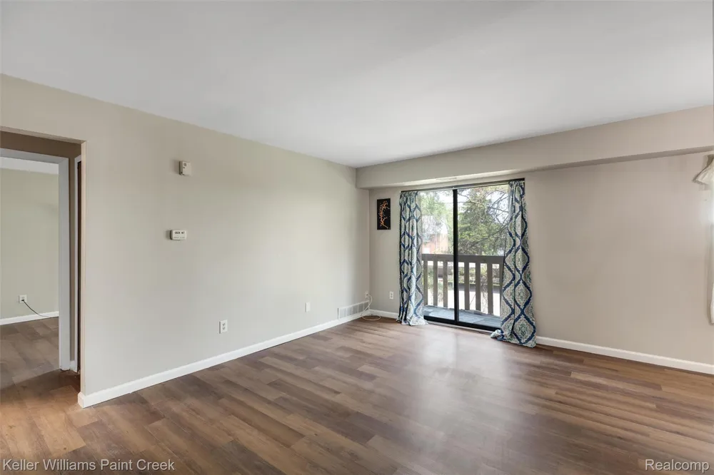 32005 W 12 Mile Road #205 Farmington Hills City, MI 48334