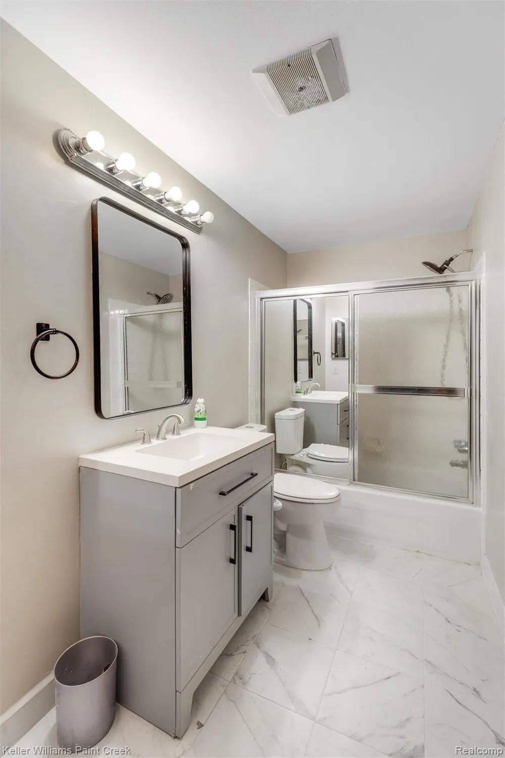 32005 W 12 Mile Road #205 Farmington Hills City, MI 48334