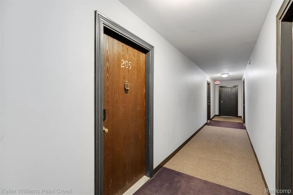 32005 W 12 Mile Road #205 Farmington Hills City, MI 48334