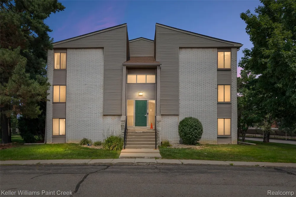 32005 W 12 Mile Road #205 Farmington Hills City, MI 48334