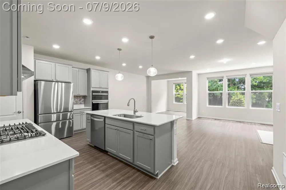 208 ADDISON CIRCLE Commerce Charter Township, MI 48390