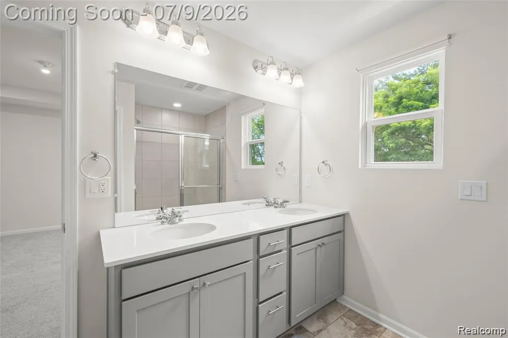 208 ADDISON CIRCLE Commerce Charter Township, MI 48390