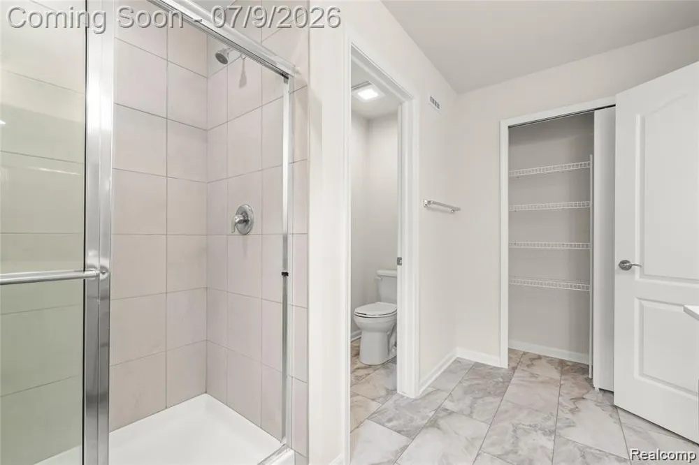 208 ADDISON CIRCLE Commerce Charter Township, MI 48390