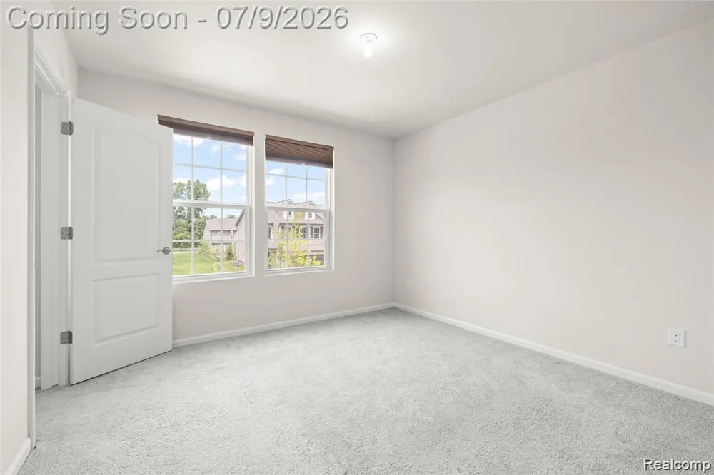 208 ADDISON CIRCLE Commerce Charter Township, MI 48390