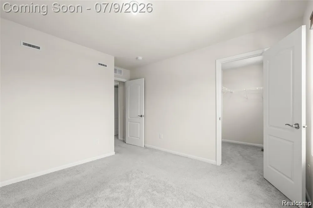 208 ADDISON CIRCLE Commerce Charter Township, MI 48390