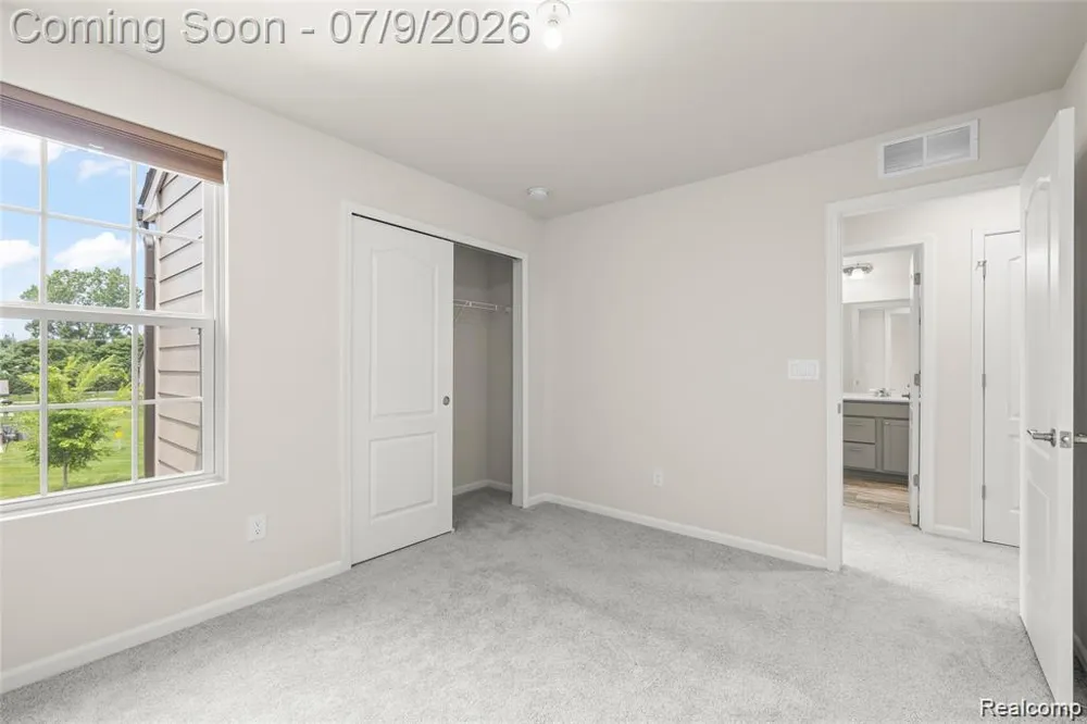 208 ADDISON CIRCLE Commerce Charter Township, MI 48390