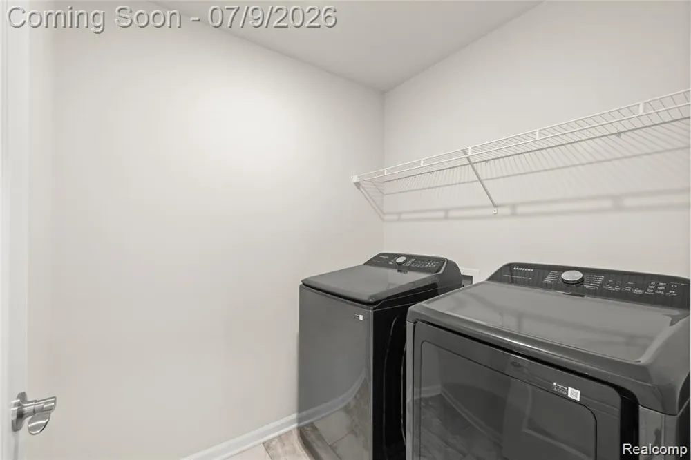 208 ADDISON CIRCLE Commerce Charter Township, MI 48390