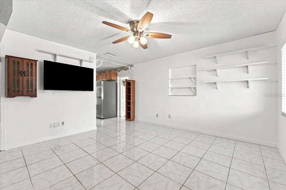 122 W COLLINS STREET Lakeland, FL 33805