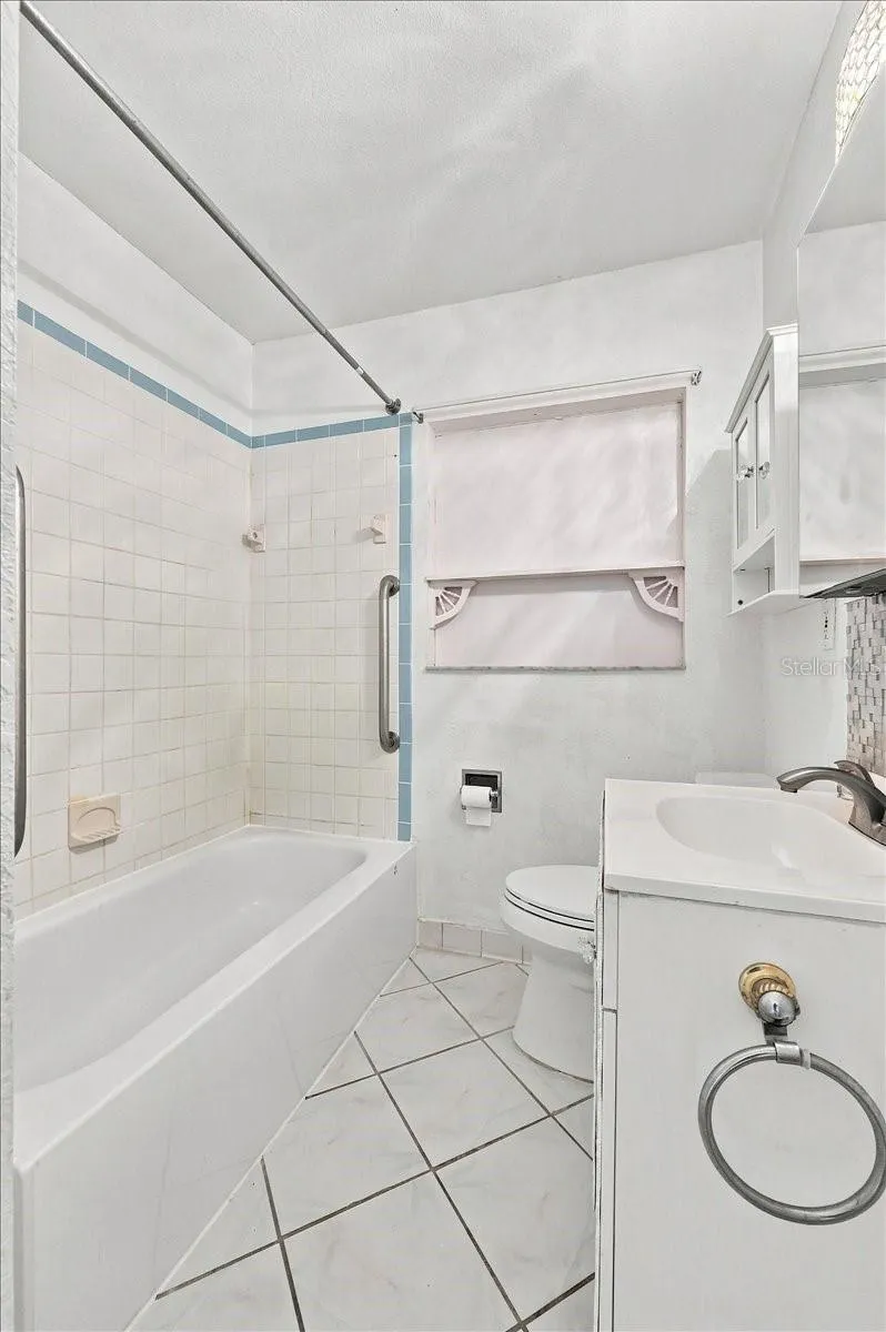 122 W COLLINS STREET Lakeland, FL 33805