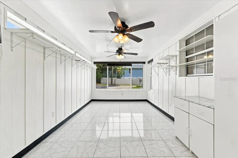 122 W COLLINS STREET Lakeland, FL 33805