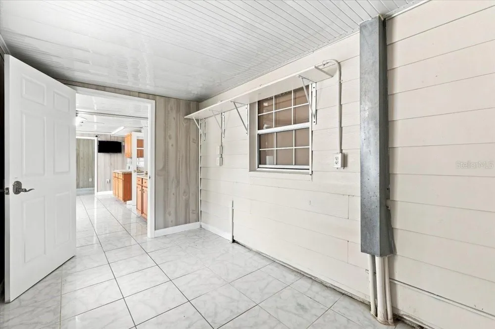 122 W COLLINS STREET Lakeland, FL 33805