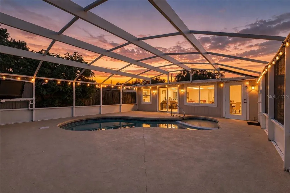 122 W COLLINS STREET Lakeland, FL 33805