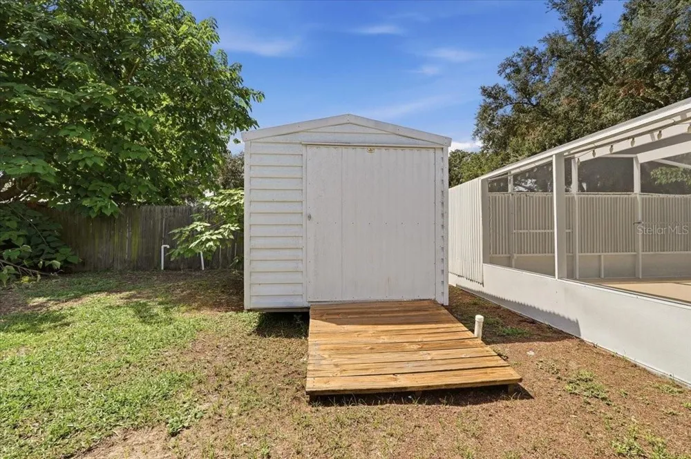 122 W COLLINS STREET Lakeland, FL 33805