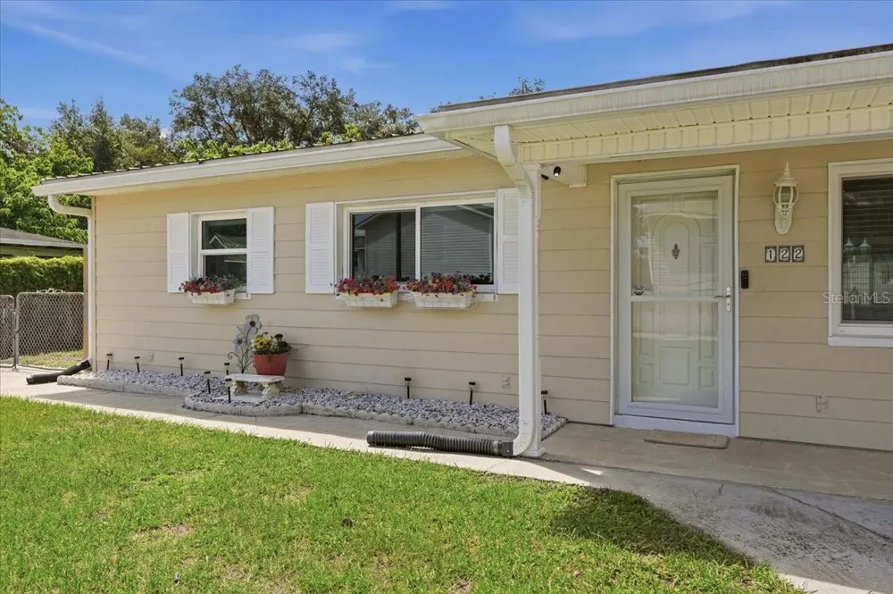 122 W COLLINS STREET Lakeland, FL 33805