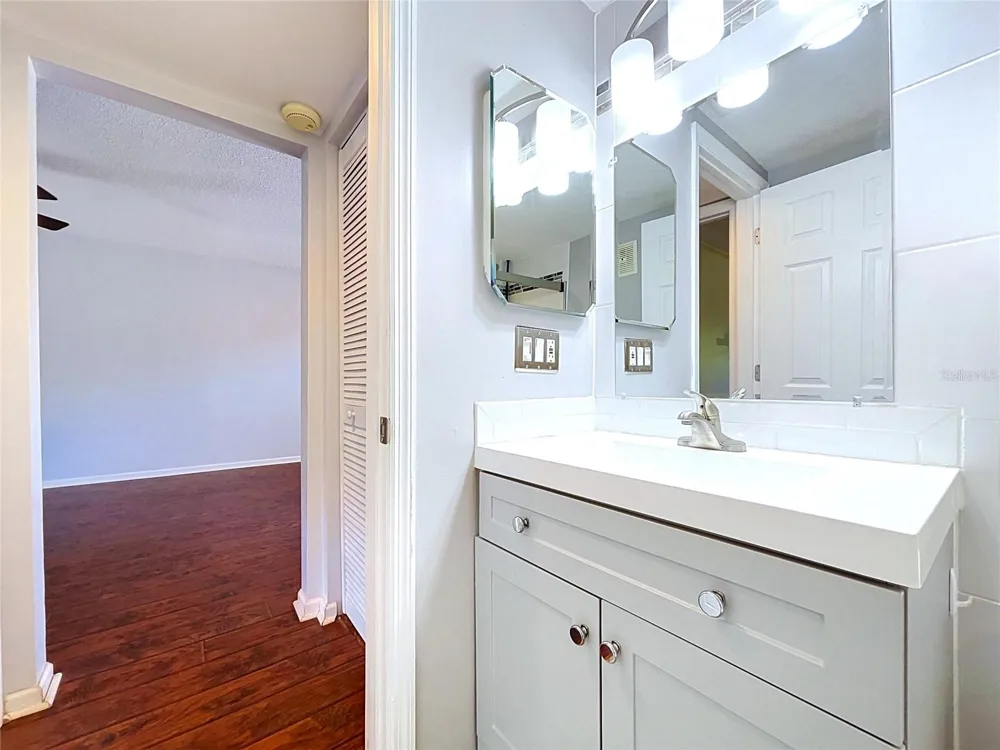 2750 E BAY DRIVE #5E Largo, FL 33771