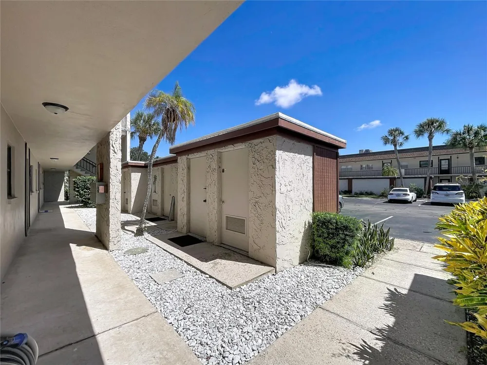 2750 E BAY DRIVE #5E Largo, FL 33771