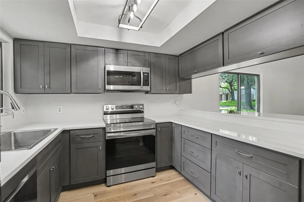 108 SEVILLE COURT Plant City, FL 33566