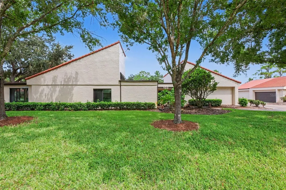 108 SEVILLE COURT Plant City, FL 33566