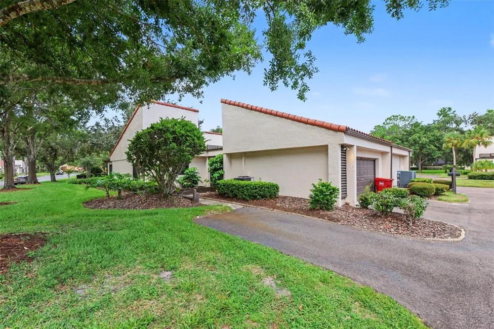 108 SEVILLE COURT Plant City, FL 33566