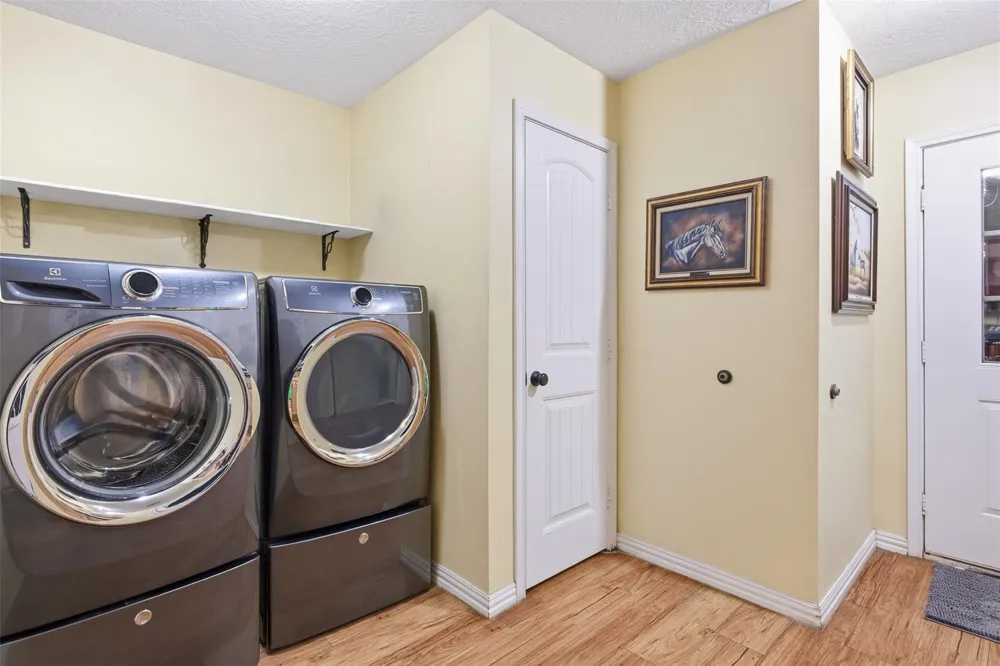 36455 Joe Loggins Road Hempstead, TX 77445