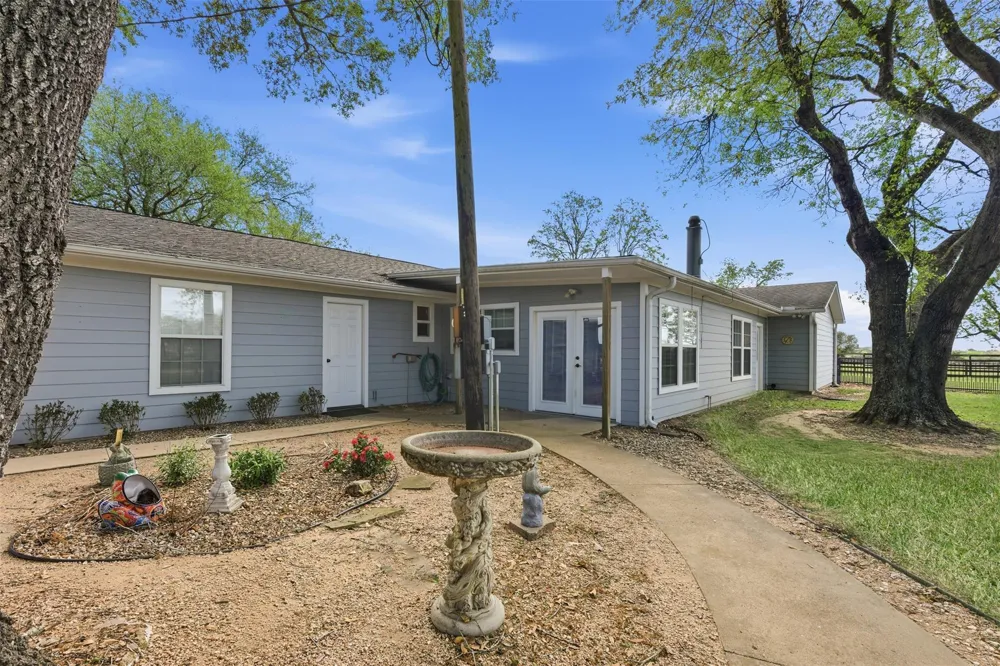 36455 Joe Loggins Road Hempstead, TX 77445