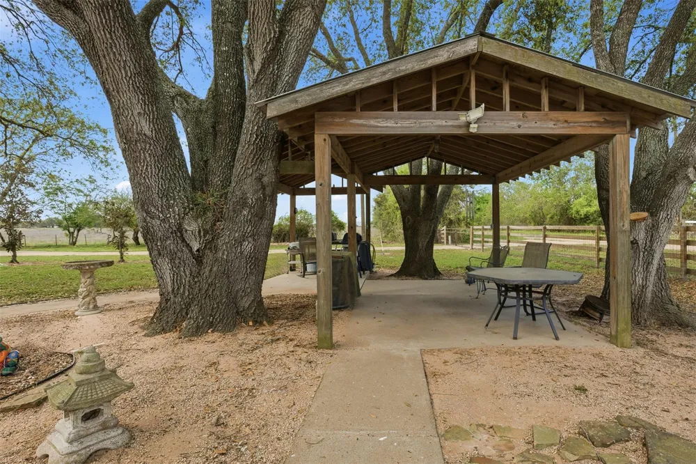 36455 Joe Loggins Road Hempstead, TX 77445