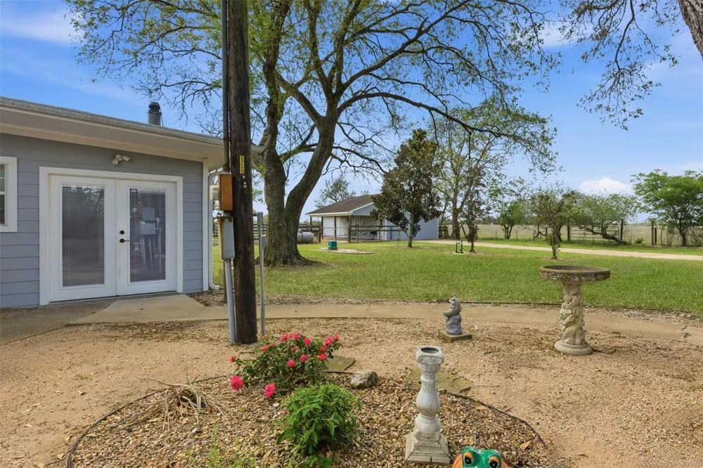 36455 Joe Loggins Road Hempstead, TX 77445