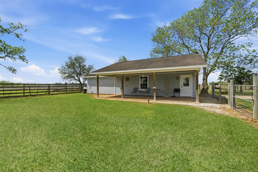36455 Joe Loggins Road Hempstead, TX 77445