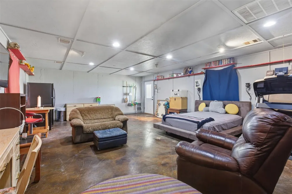 36455 Joe Loggins Road Hempstead, TX 77445
