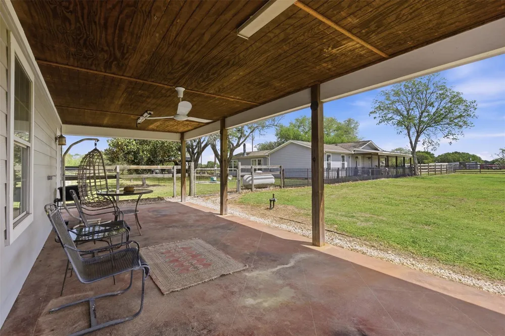 36455 Joe Loggins Road Hempstead, TX 77445
