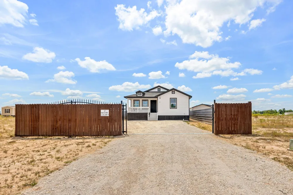 87 Road 592004 Cleveland, TX 77327