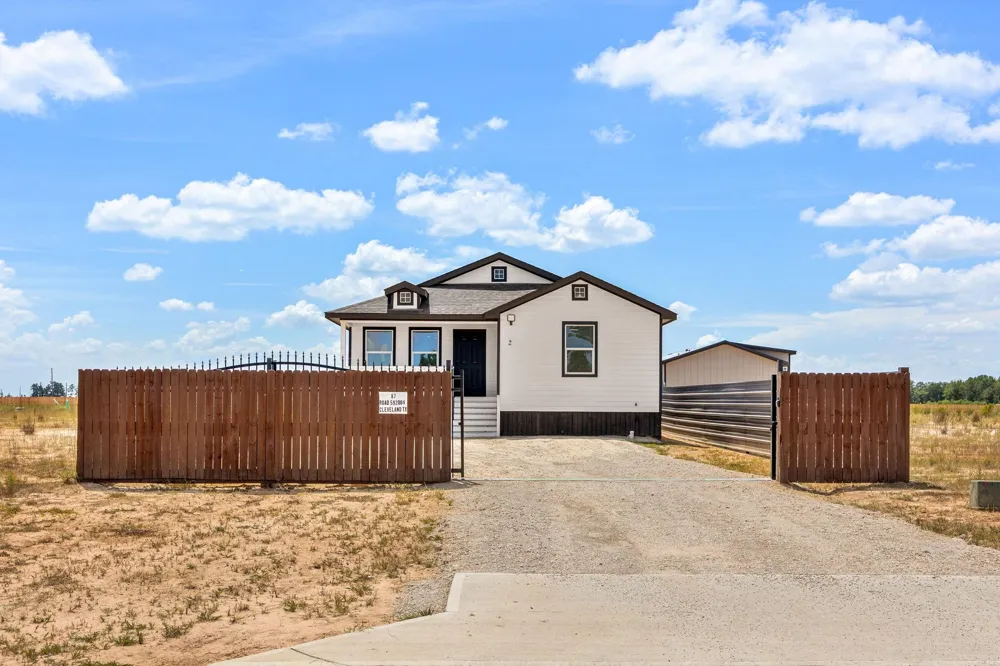 87 Road 592004 Cleveland, TX 77327
