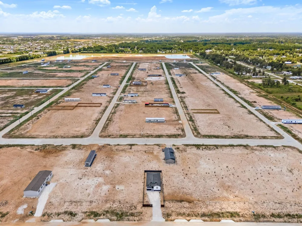 87 Road 592004 Cleveland, TX 77327