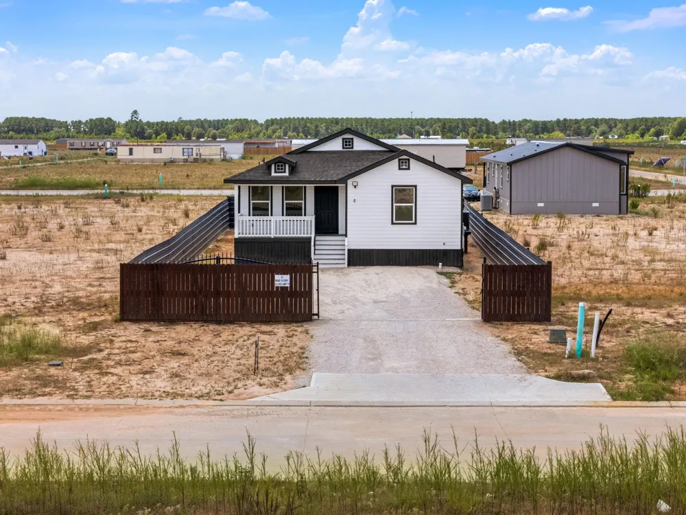 87 Road 592004 Cleveland, TX 77327