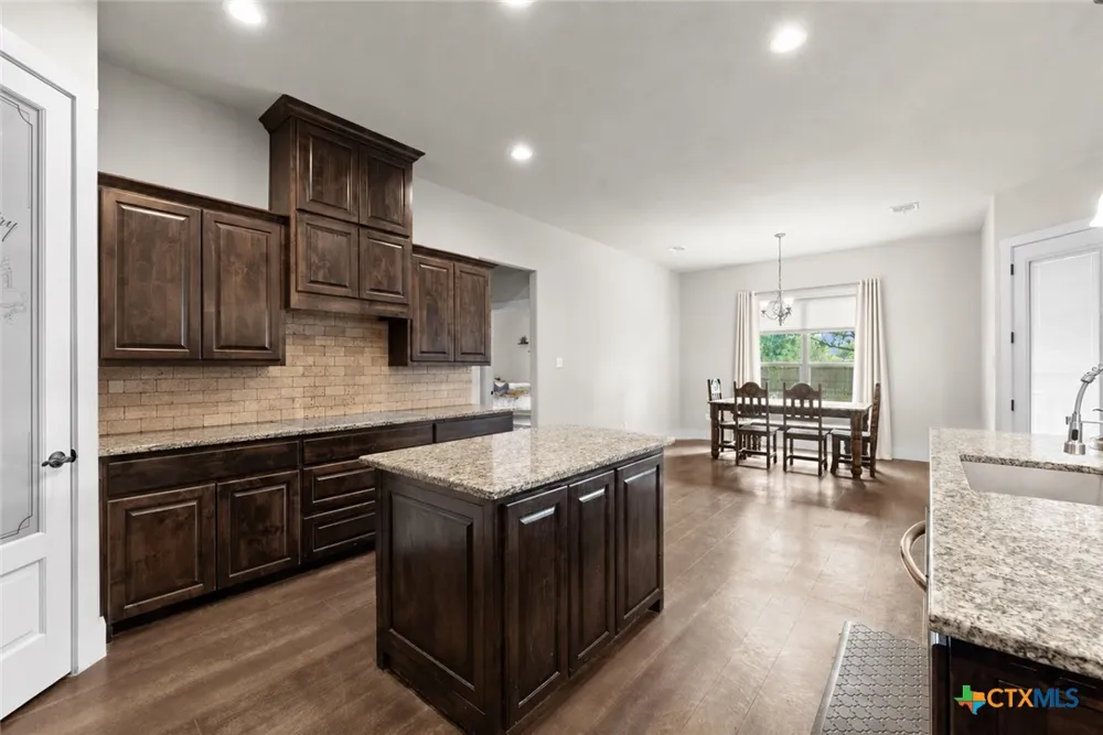 1006 Deer Crossing Salado, TX 76571
