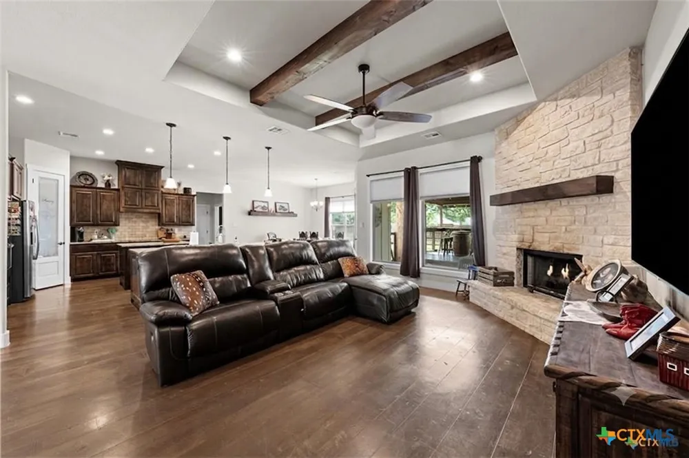 1006 Deer Crossing Salado, TX 76571
